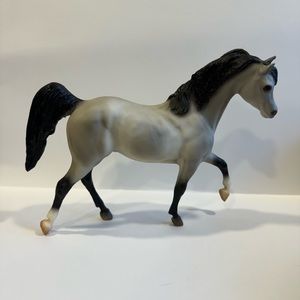 Breyer Greystreak Action Arabian